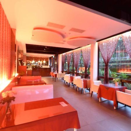 Full House Bed And Breakfast Nantou Esterno foto