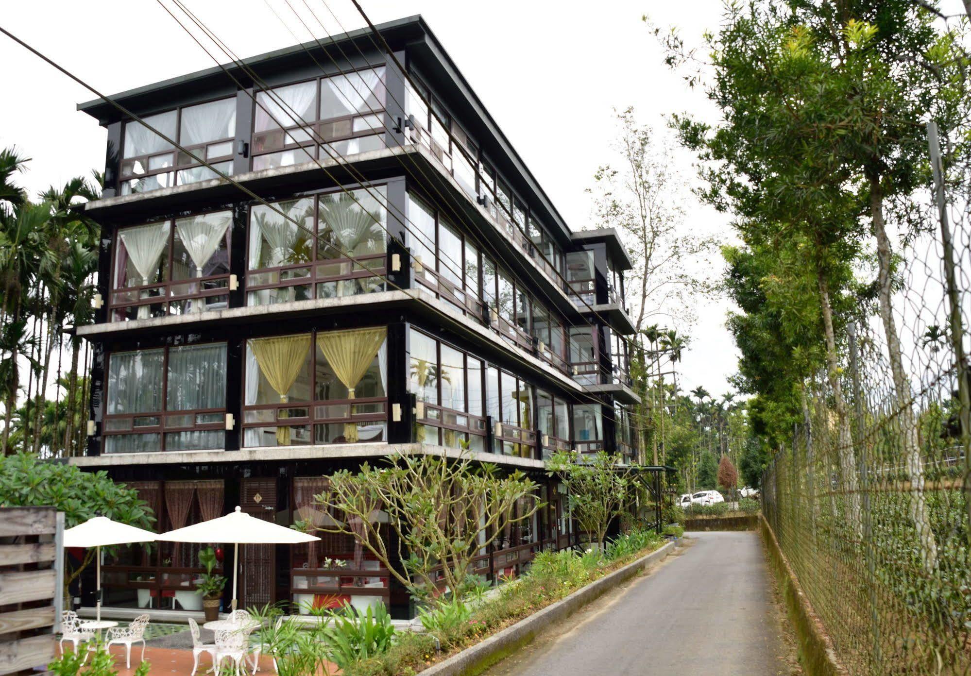 Full House Bed And Breakfast Nantou Esterno foto