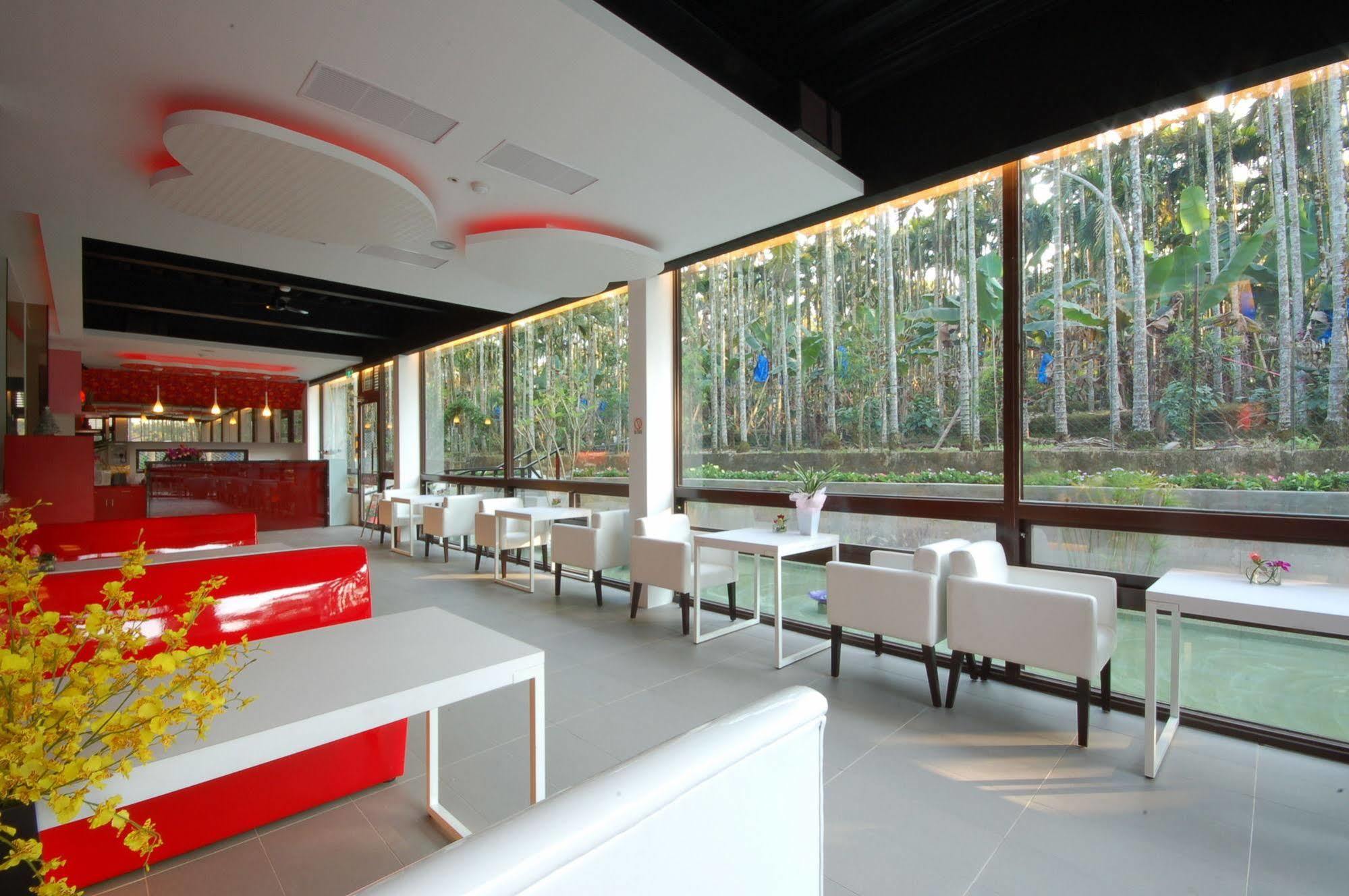 Full House Bed And Breakfast Nantou Esterno foto
