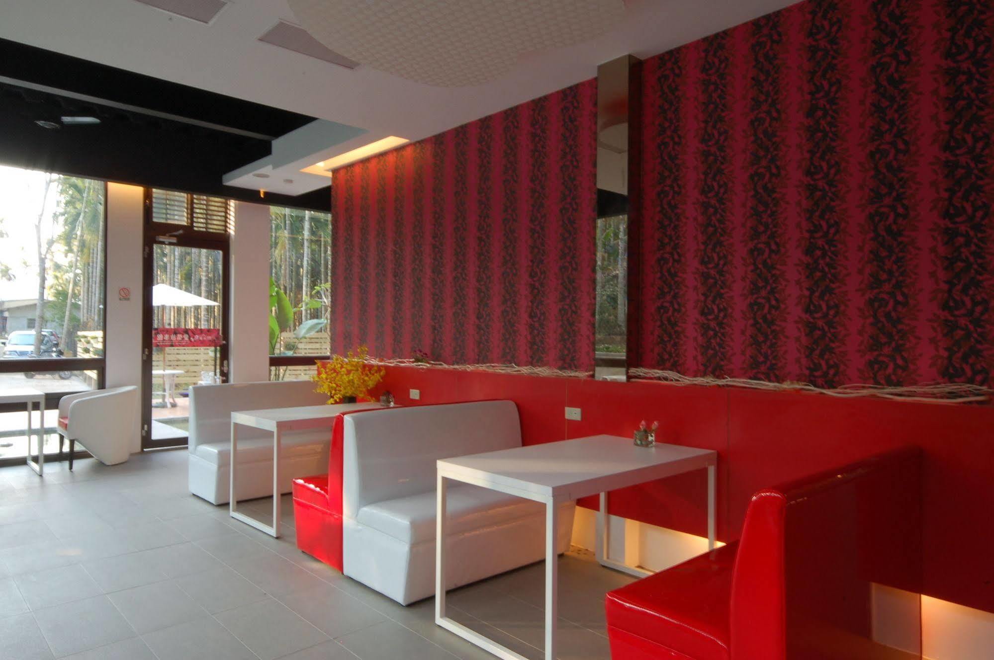 Full House Bed And Breakfast Nantou Esterno foto