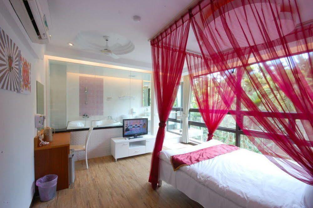 Full House Bed And Breakfast Nantou Esterno foto